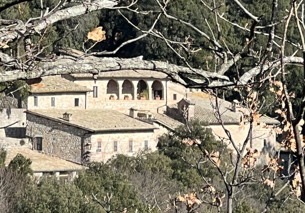 5D22BF68-B5A2-4F88-9B12-1512381B4D8B-L0-001