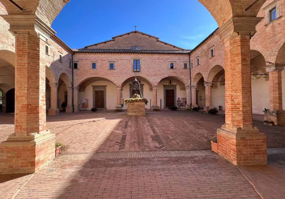 09F11C7C-6C0D-421C-B365-403A731B403A-L0-001